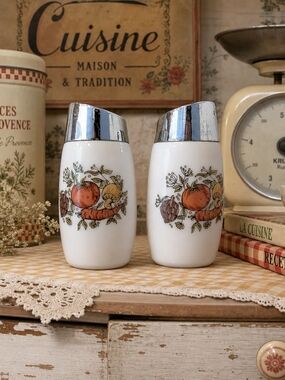 Vintage “Spice of Life” Pepper Shakers – Corning Ware / Pyrex (Set of 2)